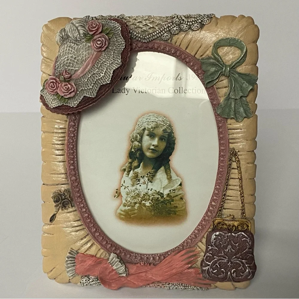Victorian Style Picture Frame Vintage 3.5 X 5”Photo Hand Painted 3D EUC Hat lace